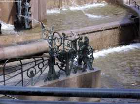 Weltkugelbrunnen - Detail